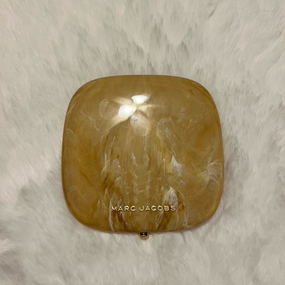 Marc Jacobs 250 tantalize glo - Picture 2 of 2